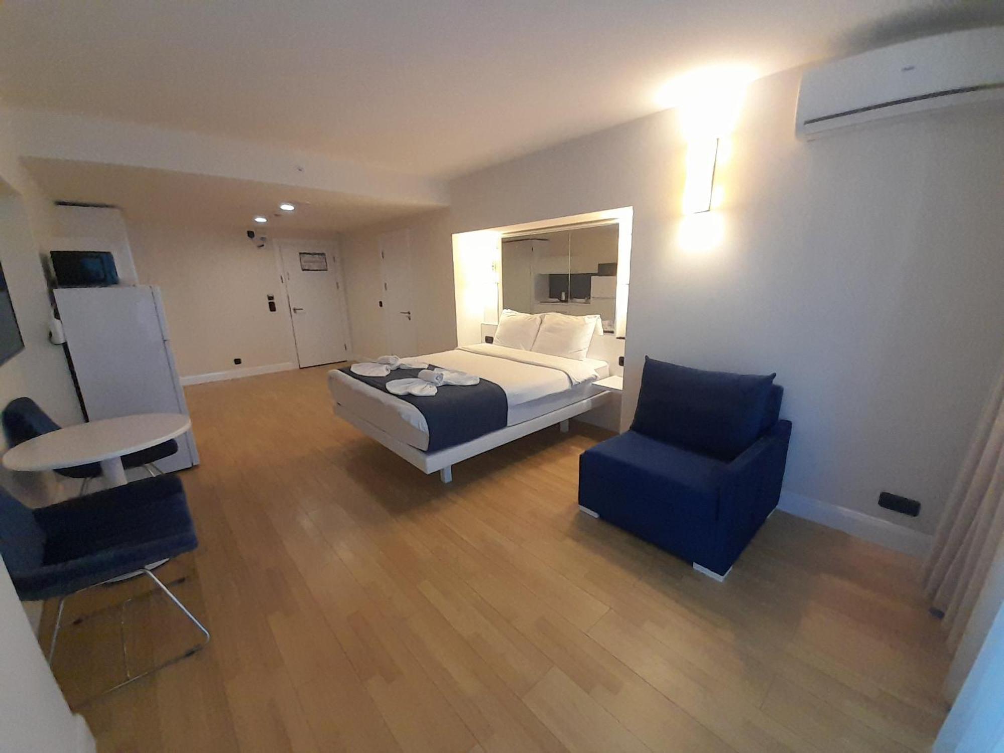 Smart Aparthotel Orbi City Batoumi Extérieur photo