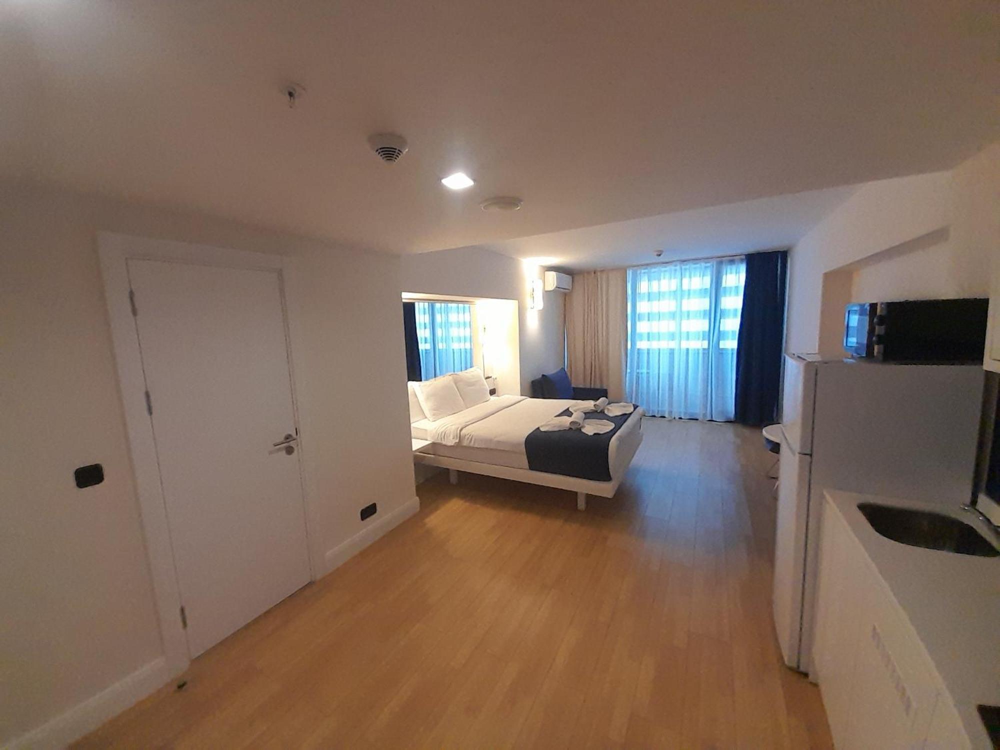Smart Aparthotel Orbi City Batoumi Extérieur photo