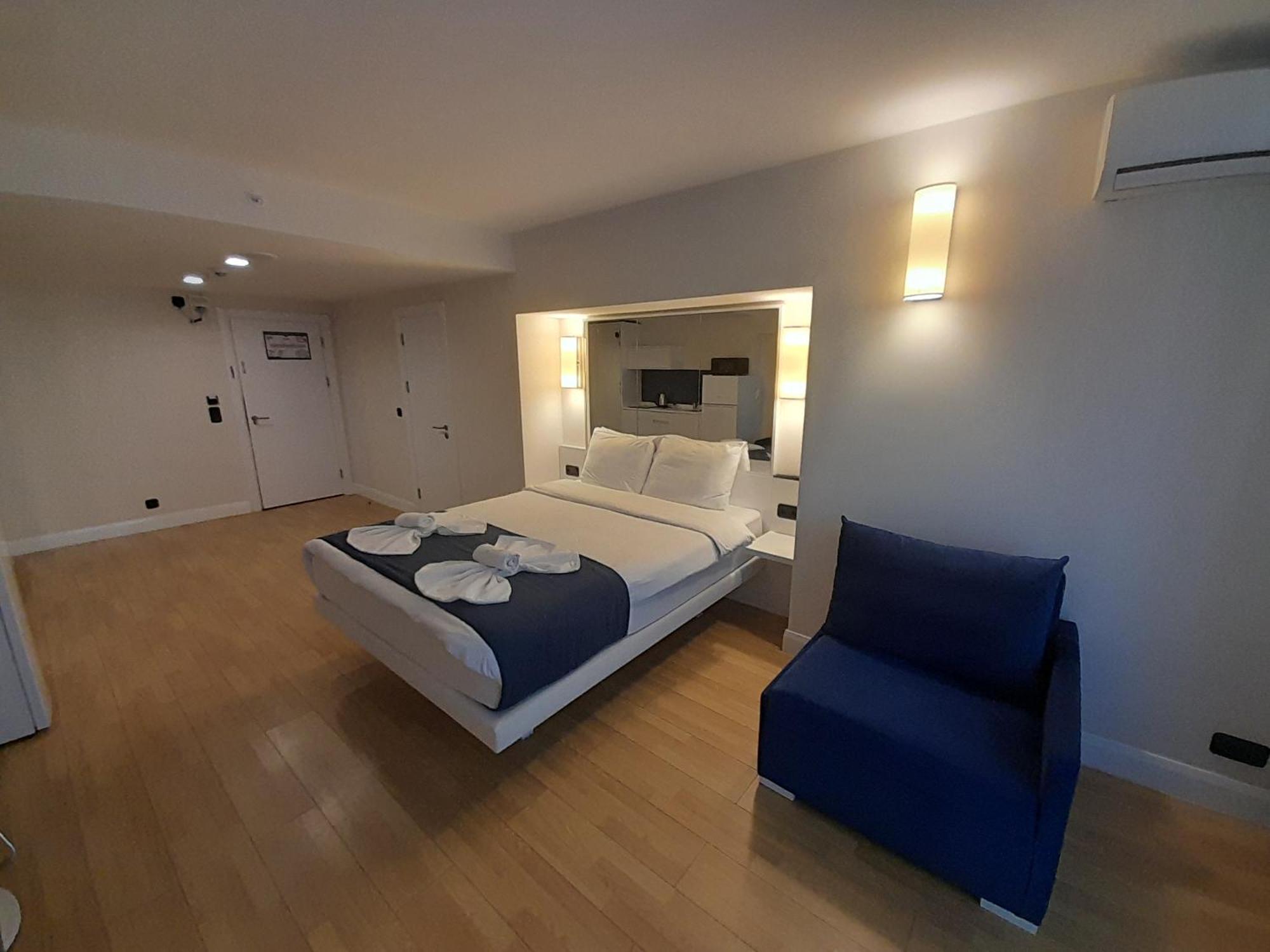 Smart Aparthotel Orbi City Batoumi Extérieur photo